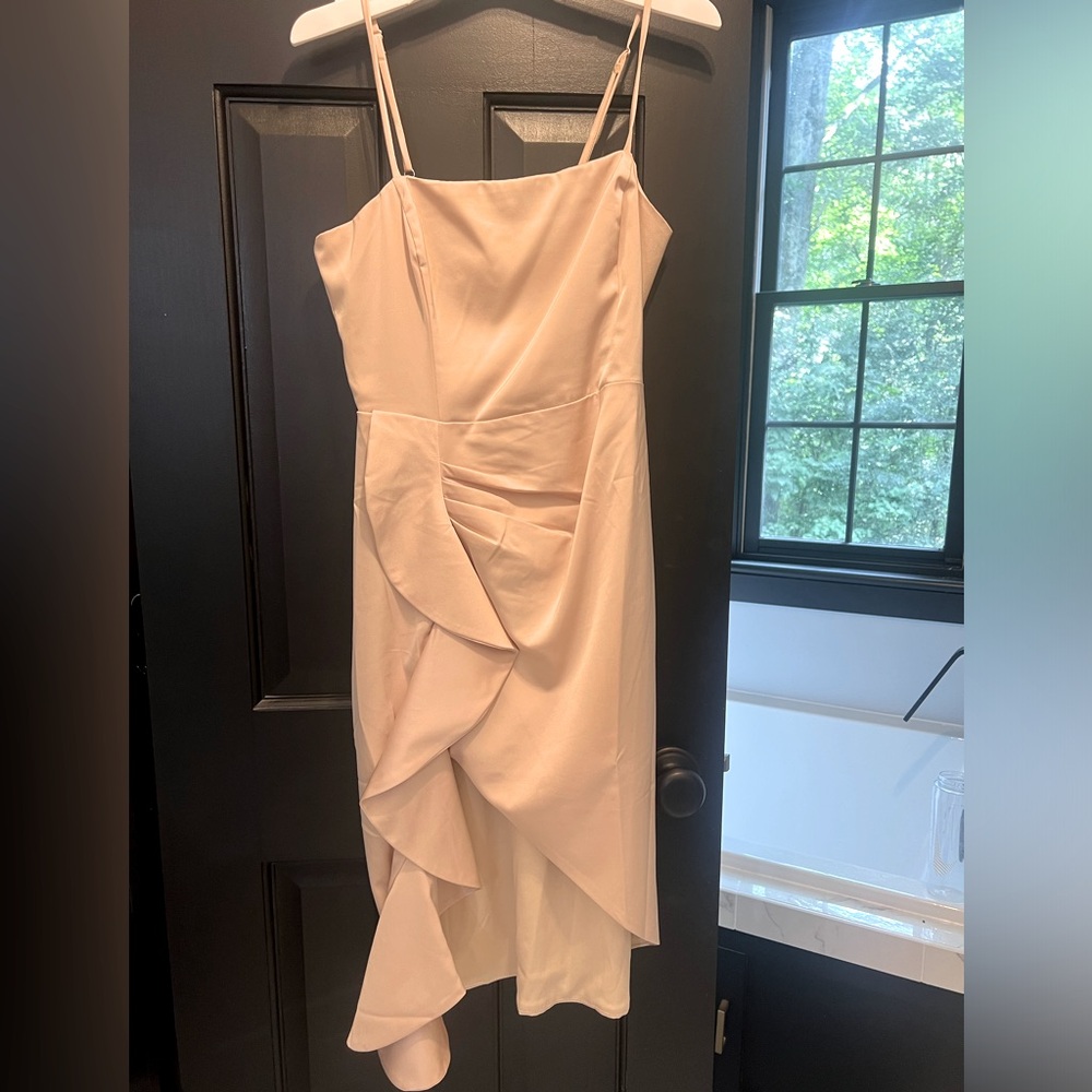Lulu’s Small beige dress NWT
